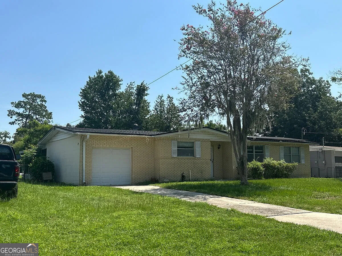 1119 Gunka Road Property Photo 3
