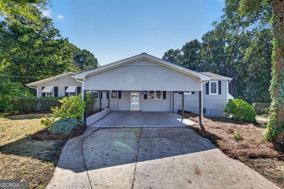 1536 W Oak Drive Property Photo 1