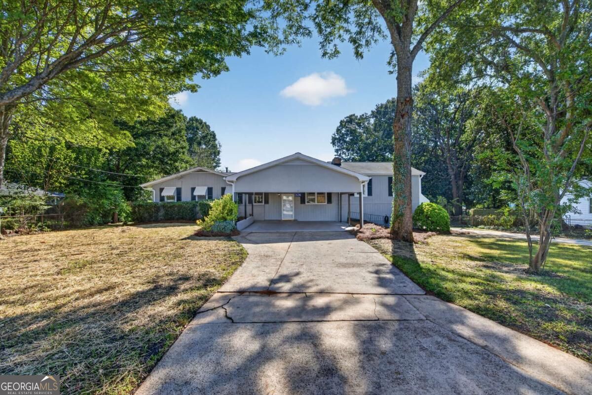 1536 W Oak Drive Property Photo 2