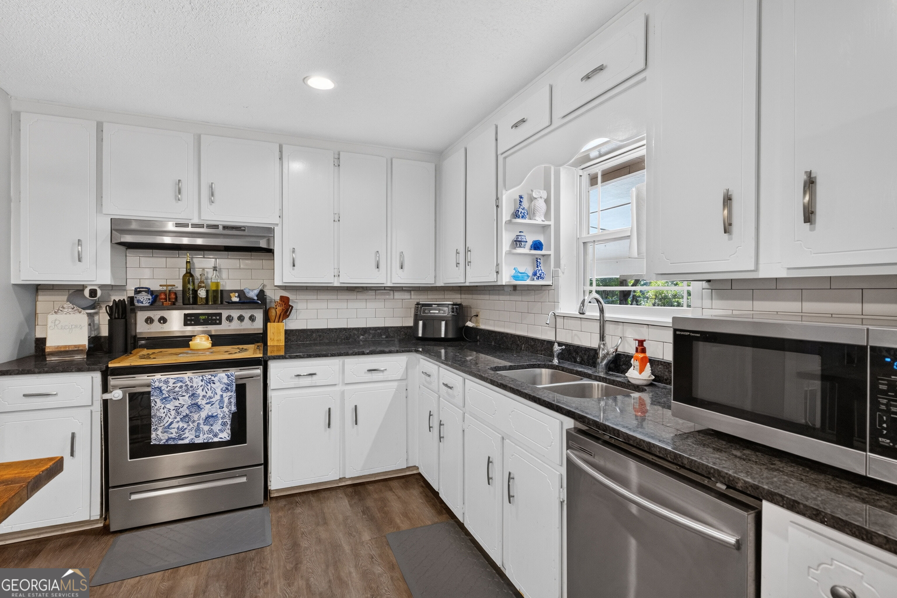 106 Gill Street Sw Property Photo 22
