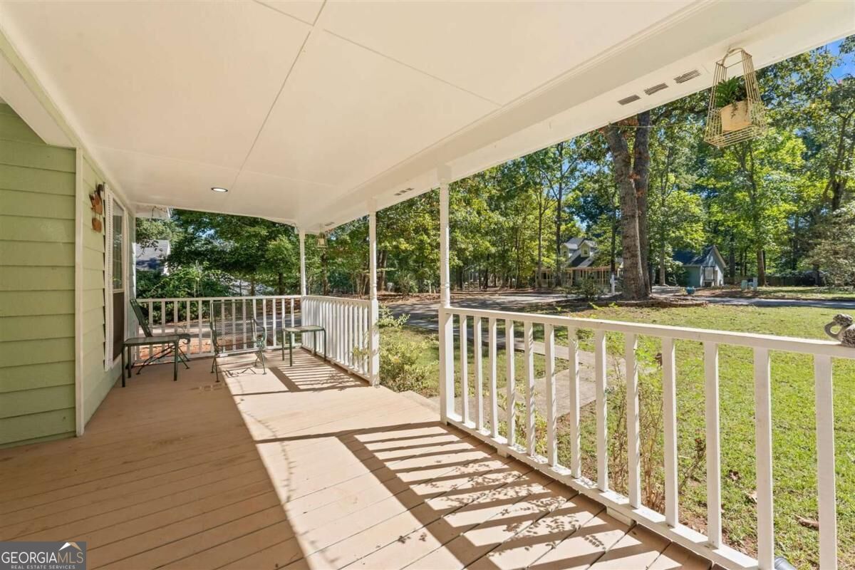 2950 Wildrose Court Property Photo 3