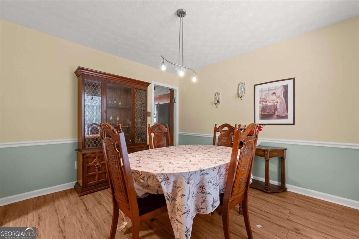 2950 Wildrose Court Property Photo 8