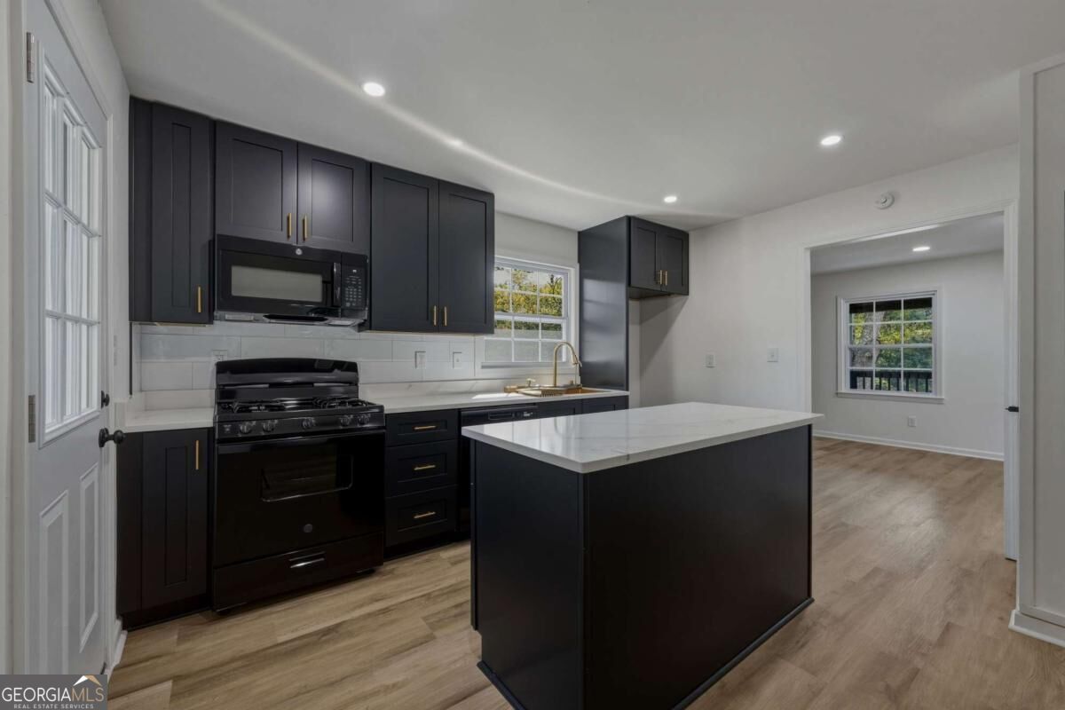 3869 Wisteria Lane Sw Property Photo 5