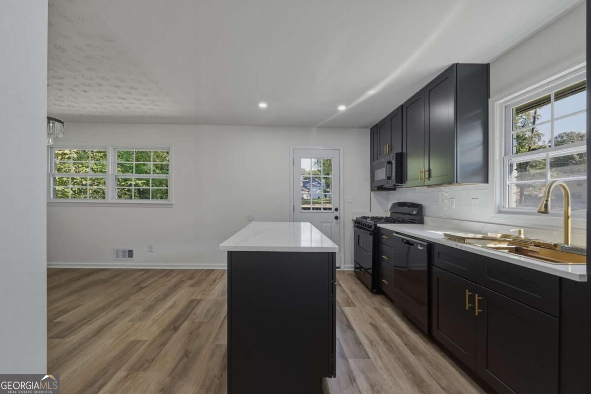 3869 Wisteria Lane Sw Property Photo 6