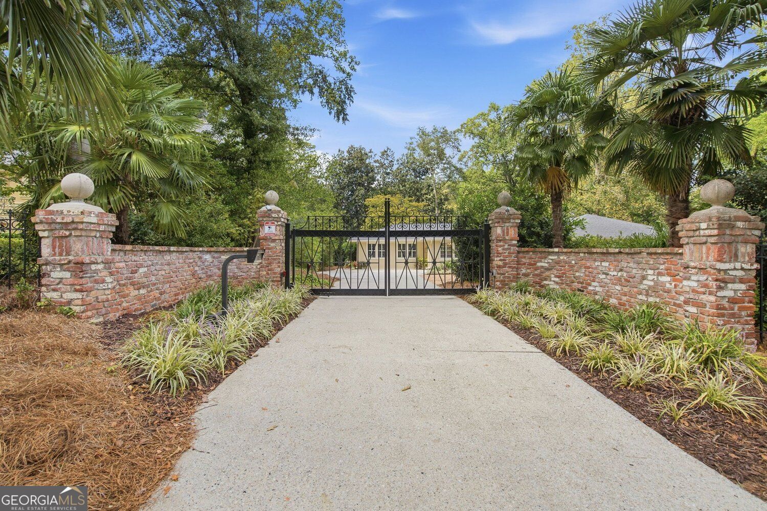 2552 Lavista Road Property Photo 1