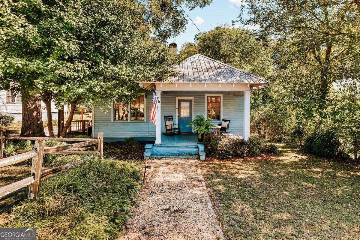 186 First Street Property Photo 1
