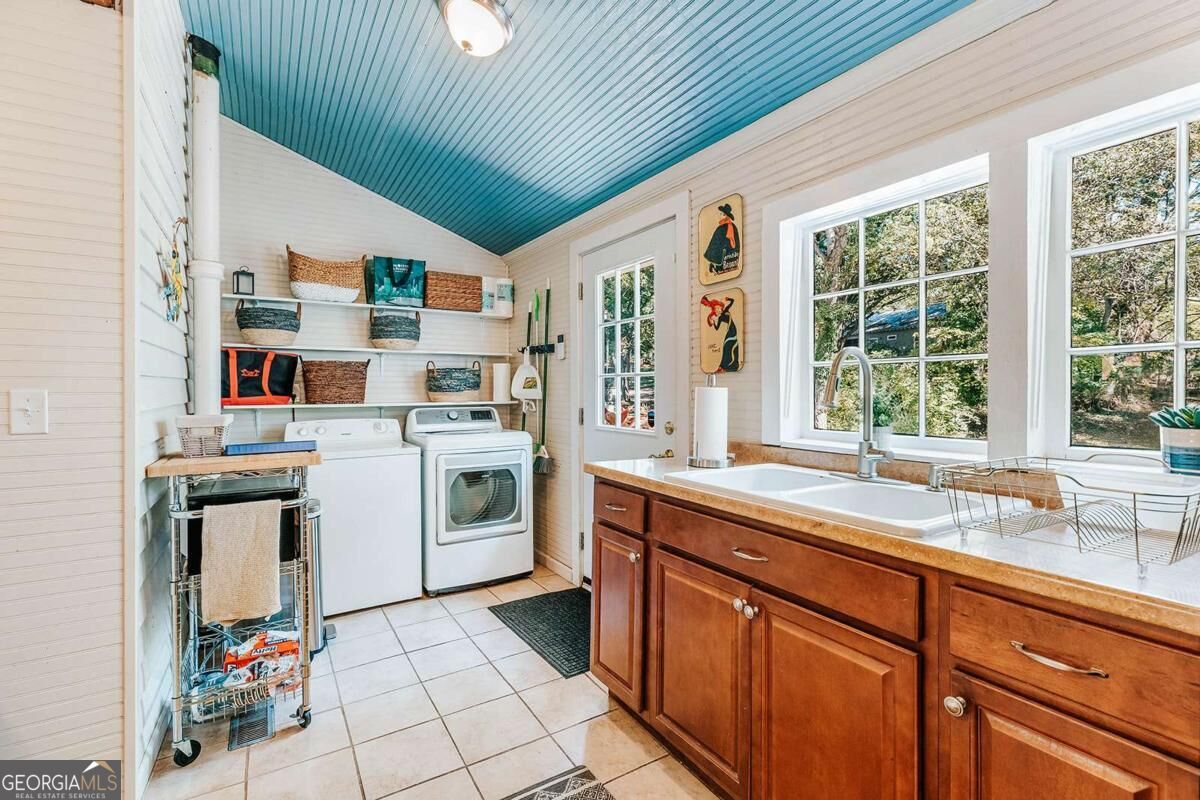 186 First Street Property Photo 16
