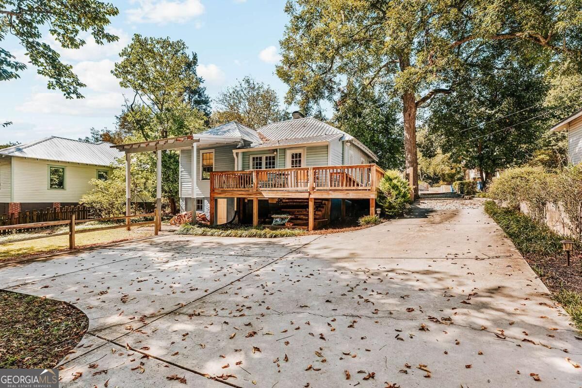 186 First Street Property Photo 24