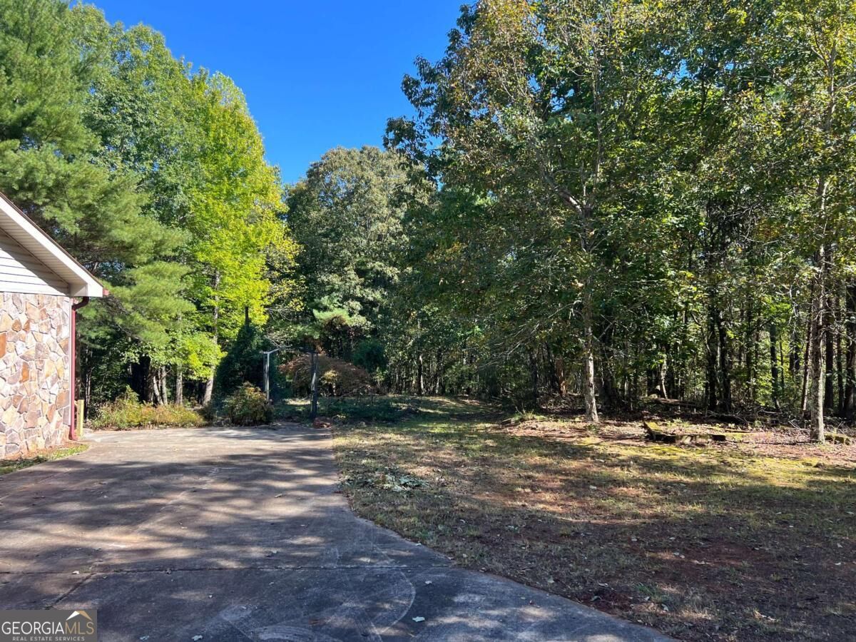 395 Skylark Way Property Photo 18