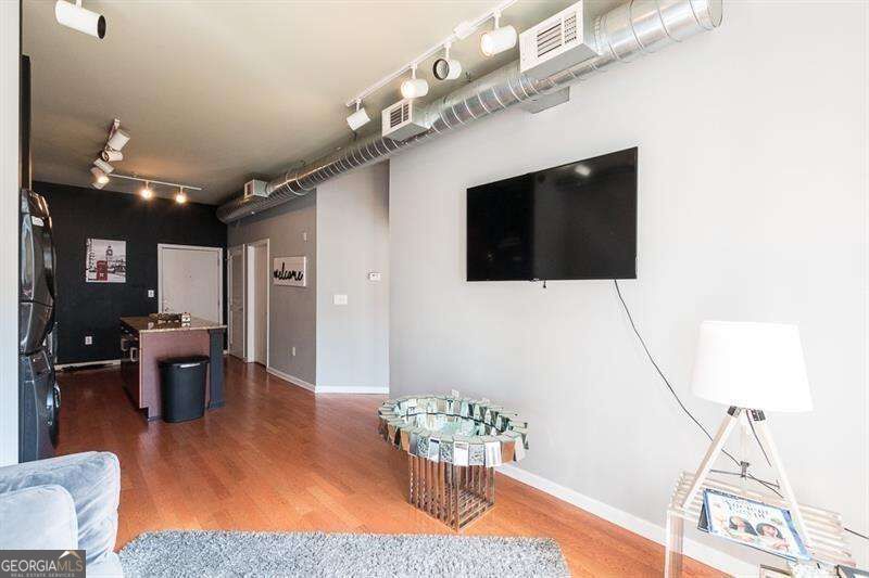 5300 Peachtree Road # 2110 Property Photo 7
