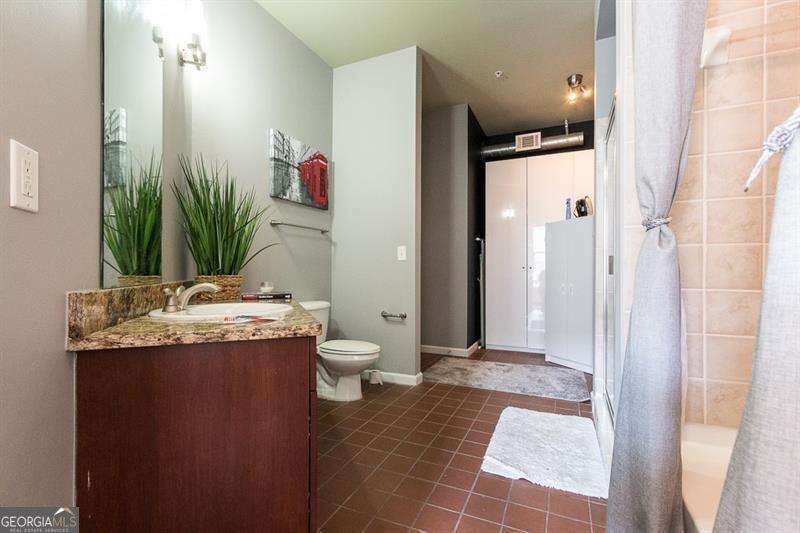 5300 Peachtree Road # 2110 Property Photo 20