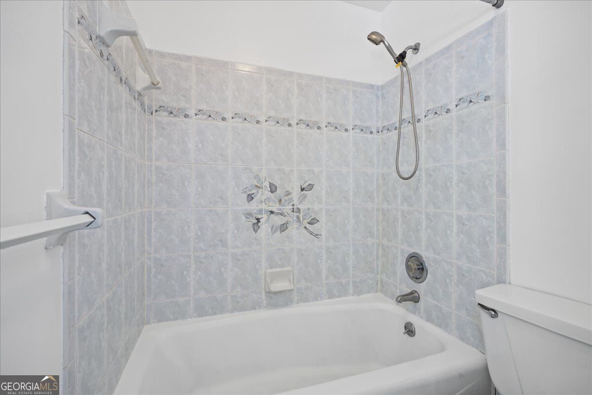 5063 Happy Hollow Road Property Photo 18