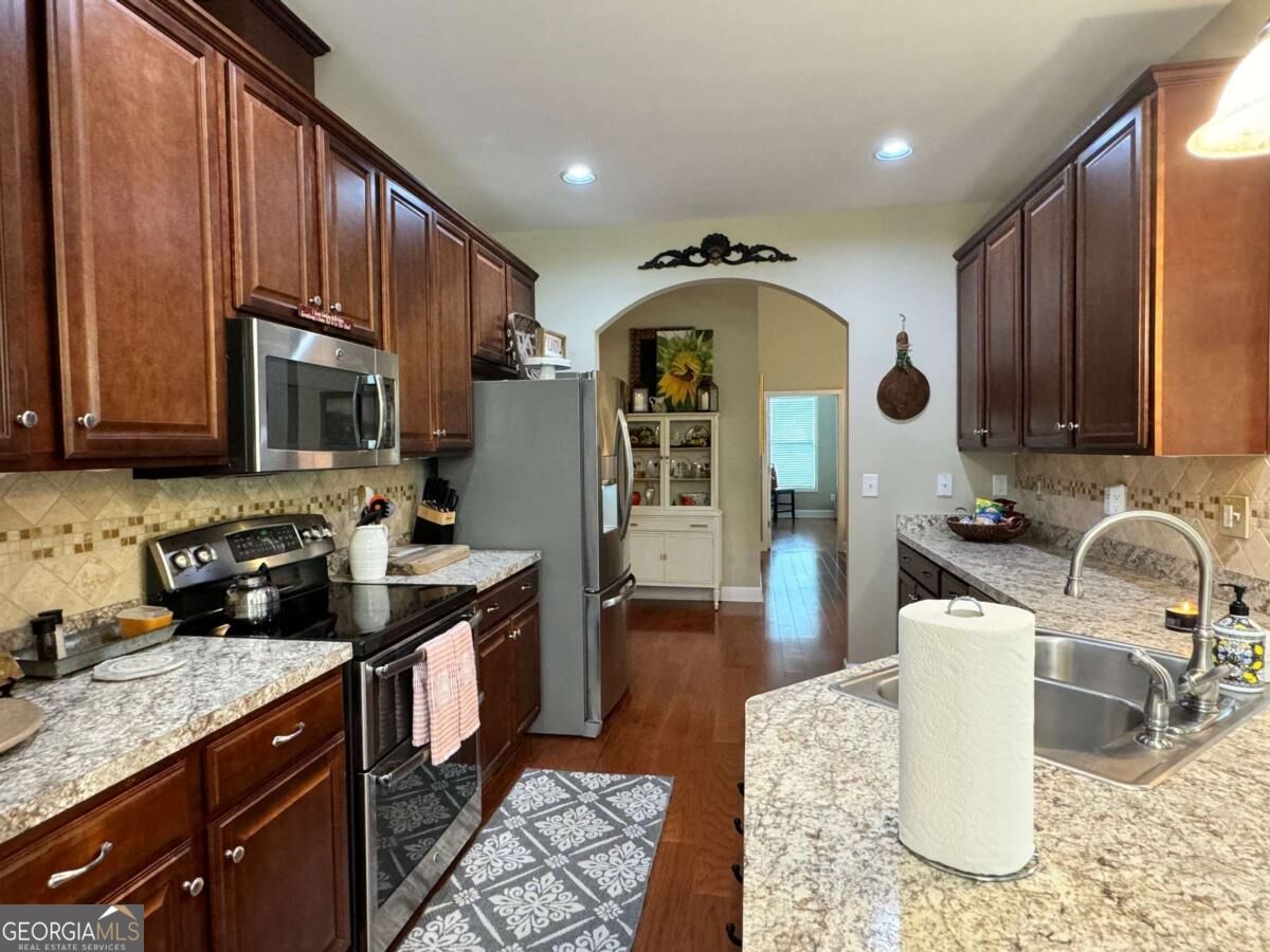 1565 Willow Springs Road Property Photo 8