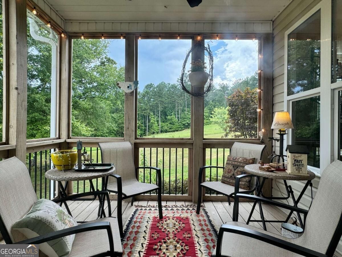 1565 Willow Springs Road Property Photo 14