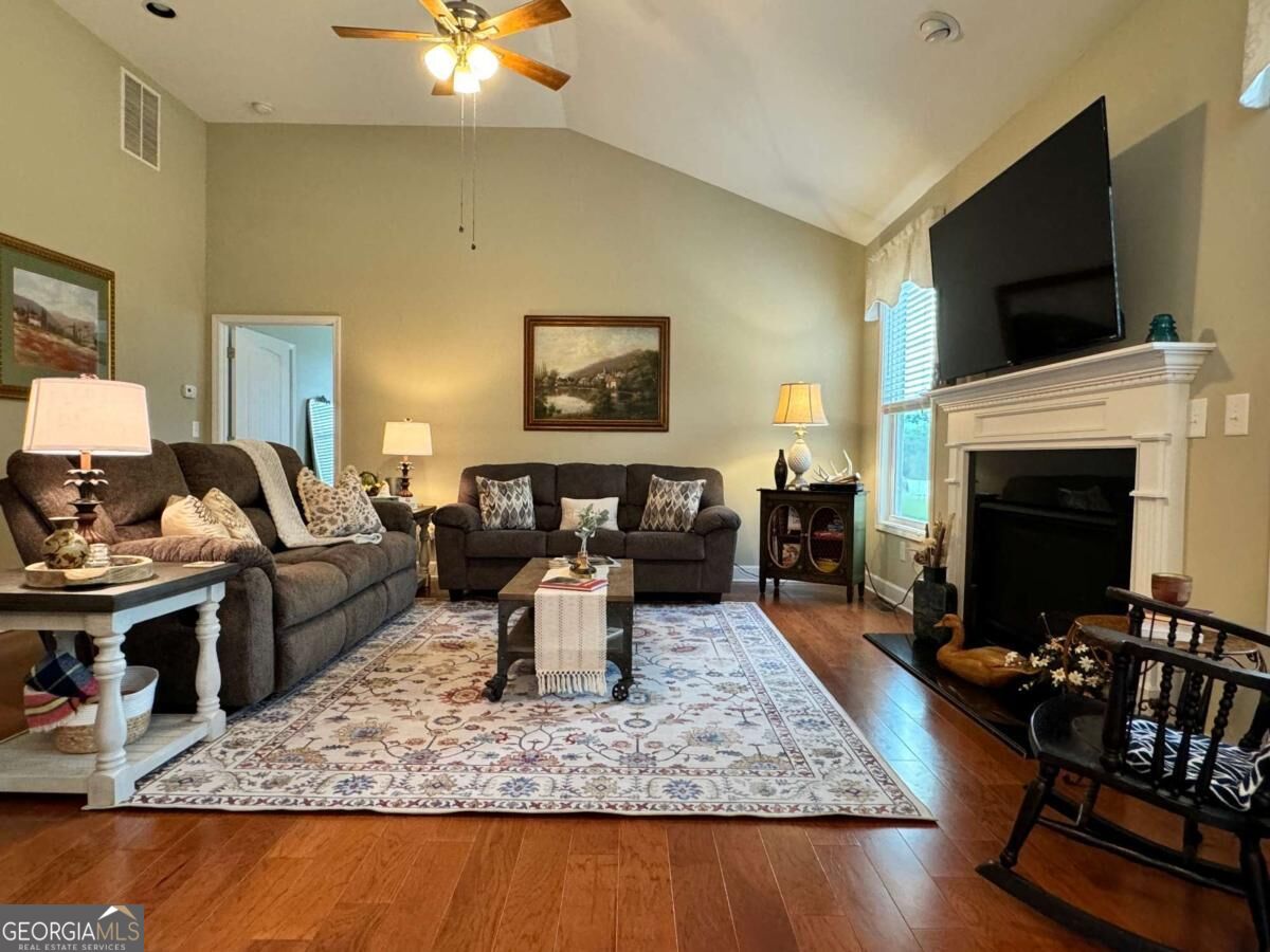 1565 Willow Springs Road Property Photo 18