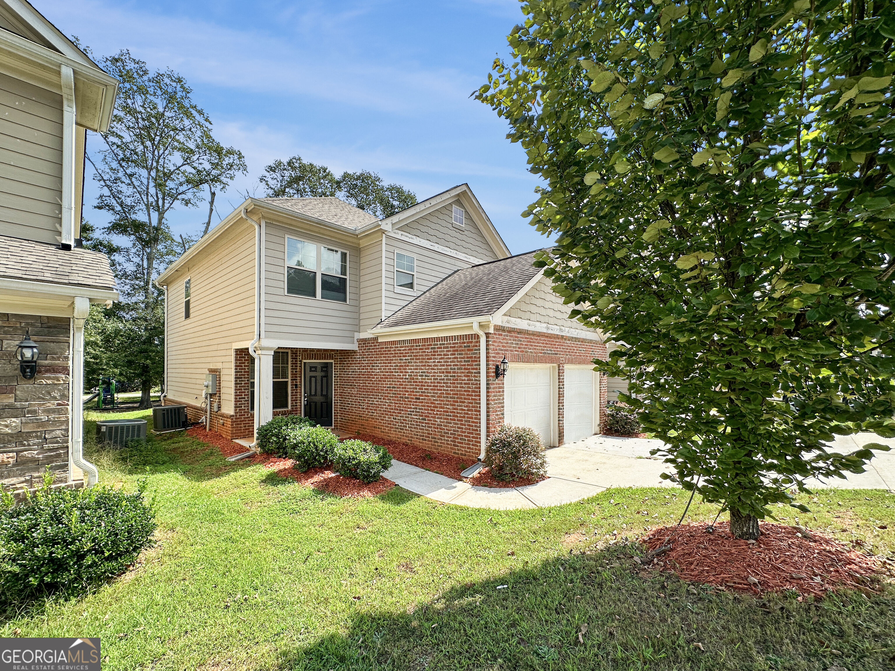 211 Daisy Circle Property Photo 2