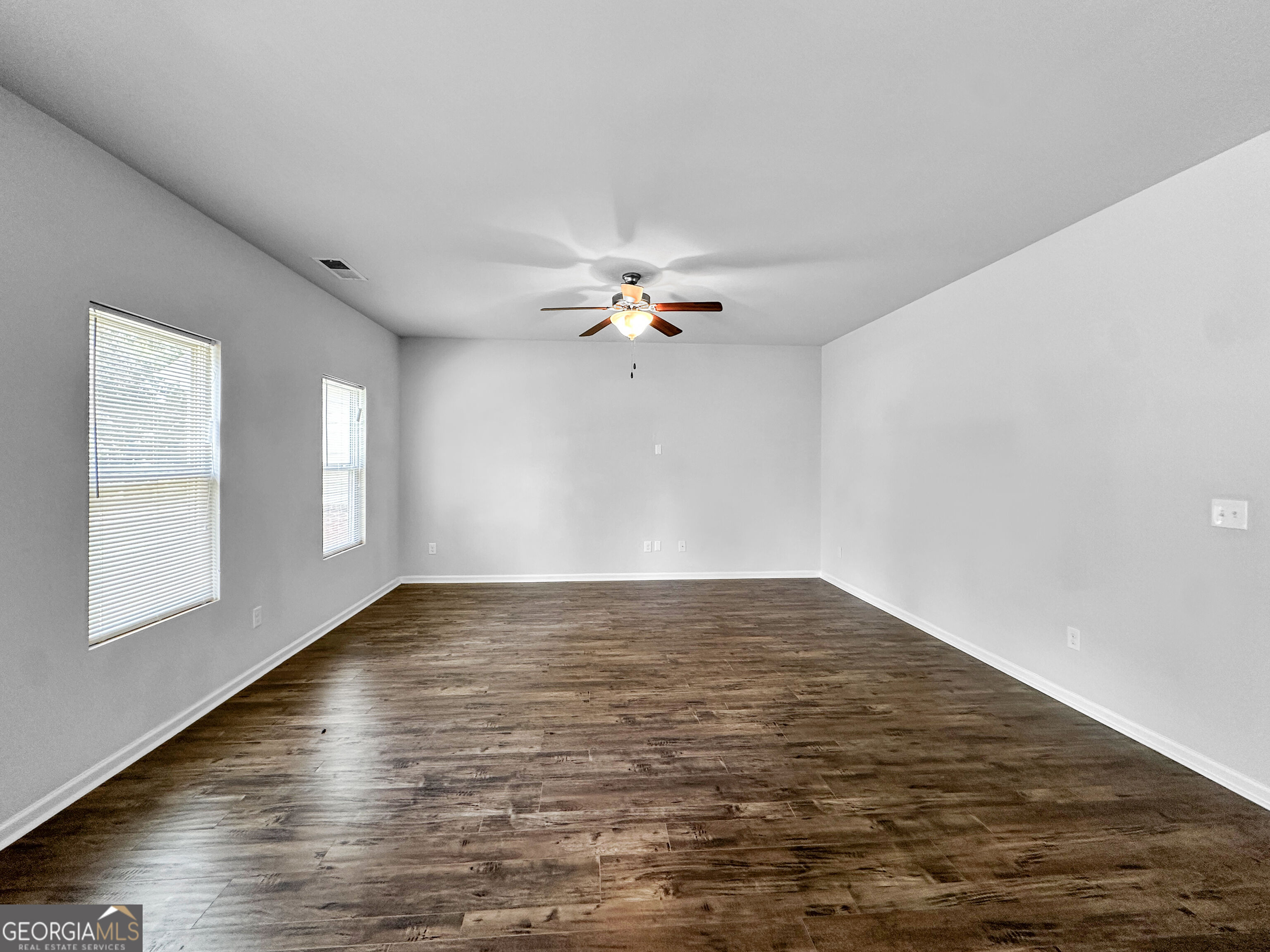 211 Daisy Circle Property Photo 3