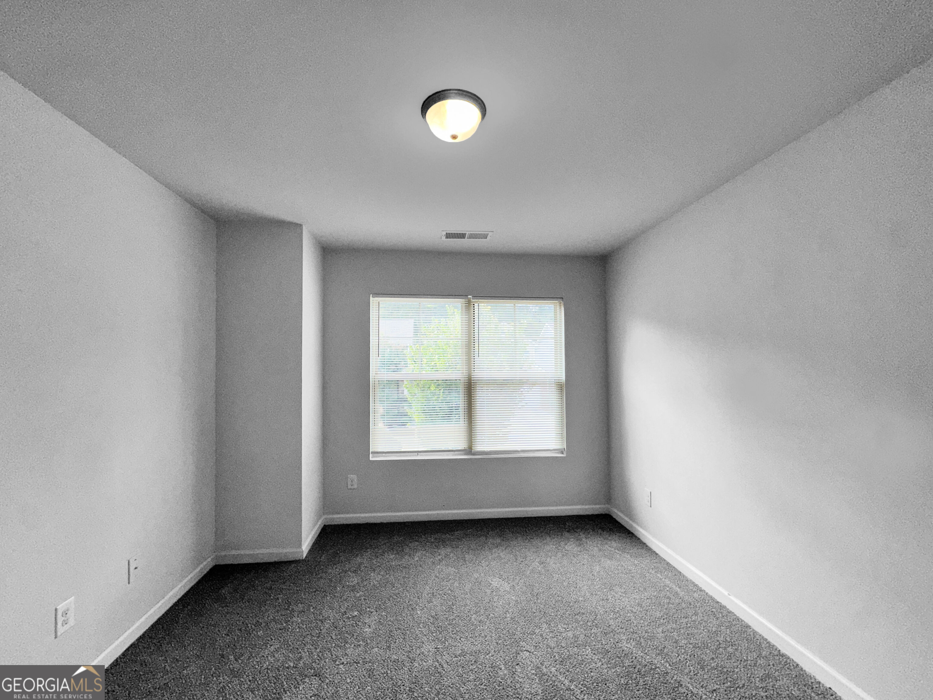 211 Daisy Circle Property Photo 14