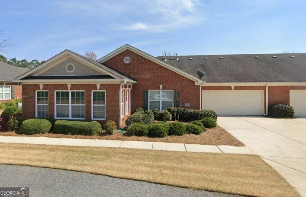 593 Sawnee Corners Boulevard Property Photo 1