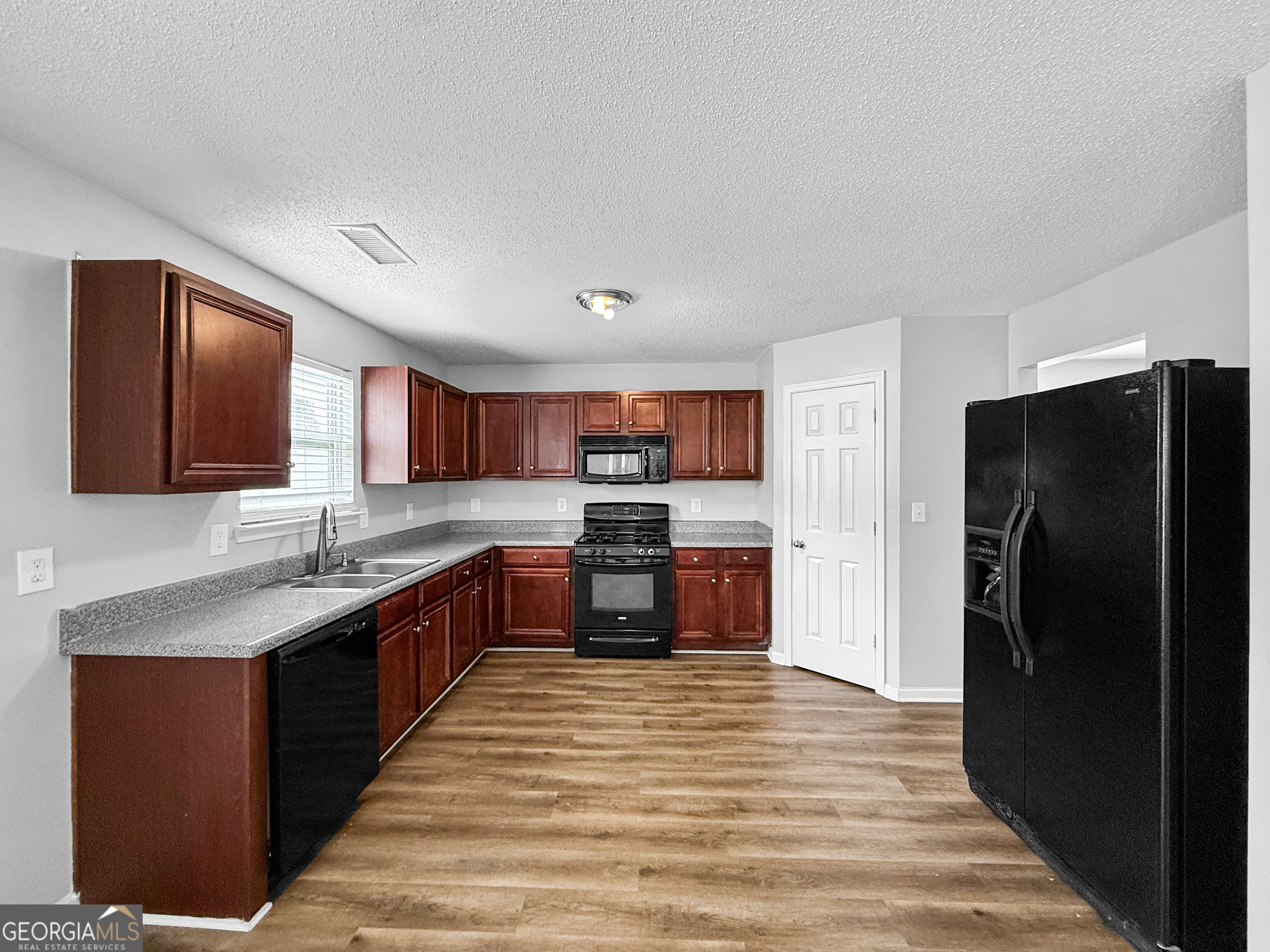 131 Laughlin Drive Property Photo 7