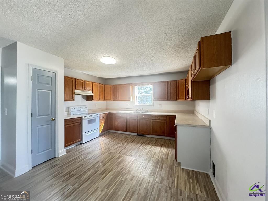205 E Church Street Property Photo 5