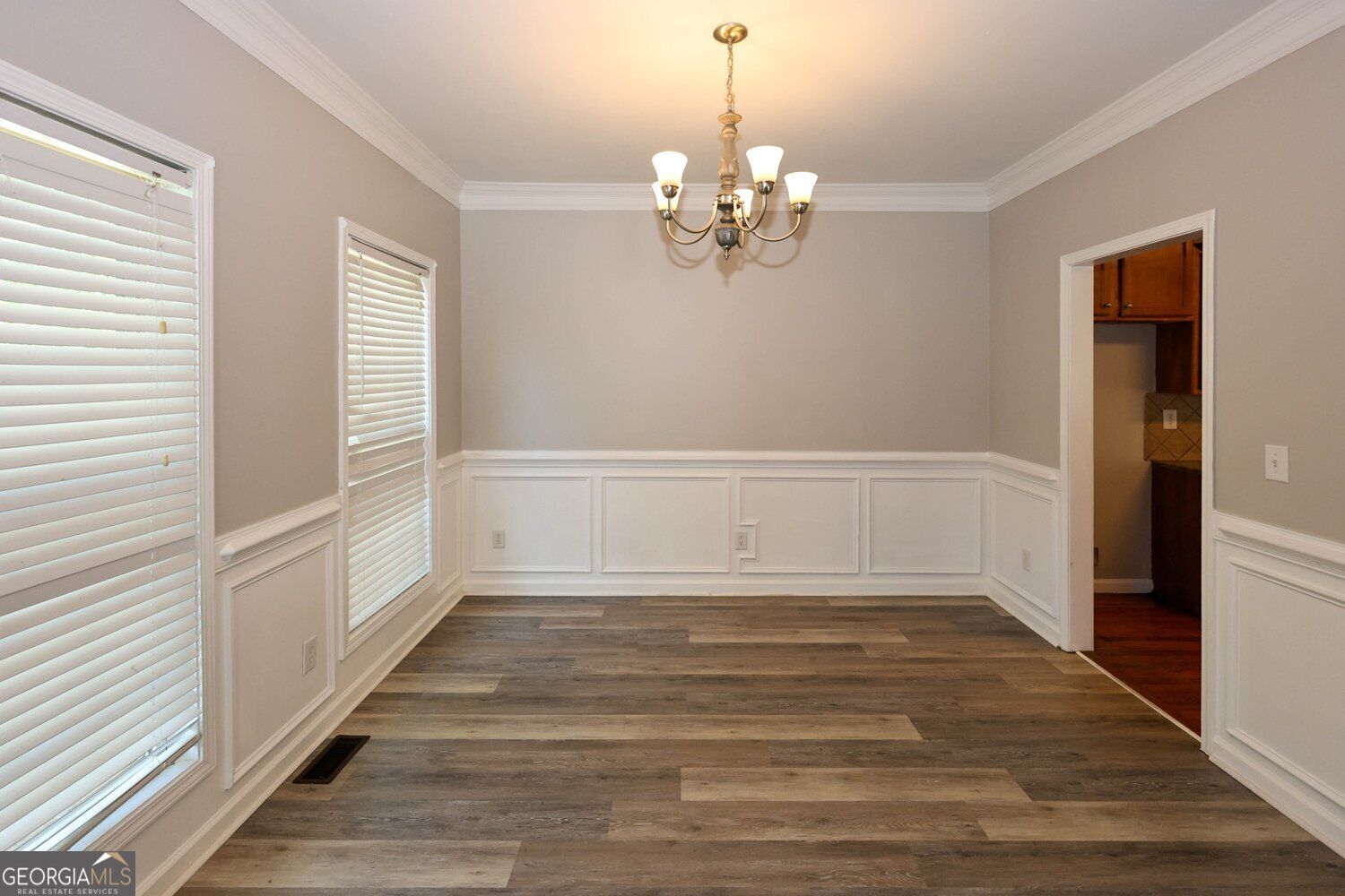2025 Jessica Way Ne Property Photo 4