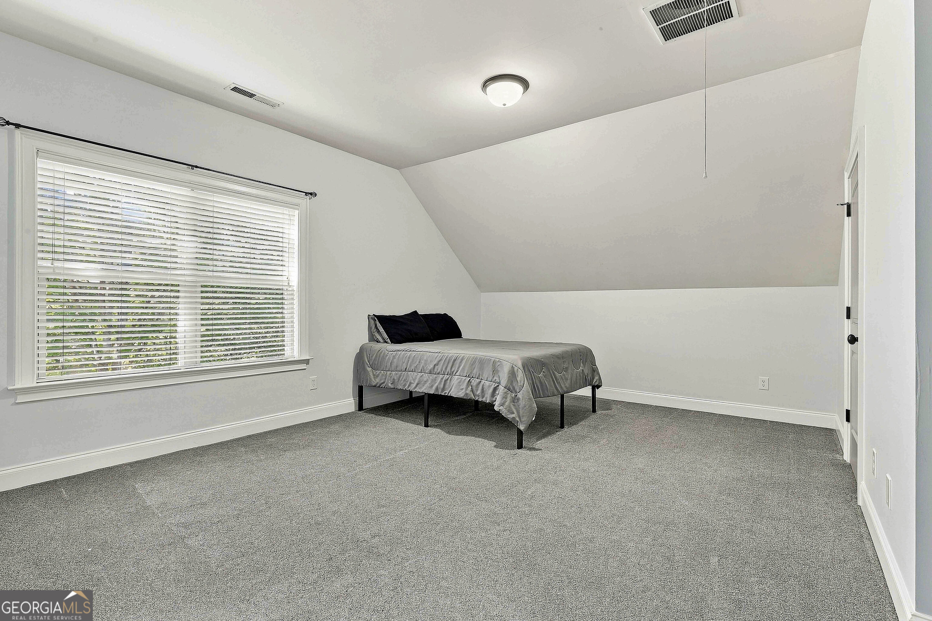 3 Vanderbilt Pointe Lane Property Photo 36