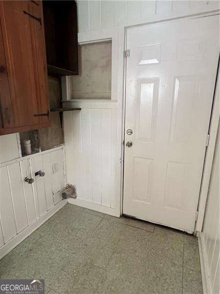 2042 East Roxboro Road Property Photo 9