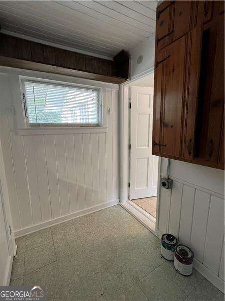 2042 East Roxboro Road Property Photo 23