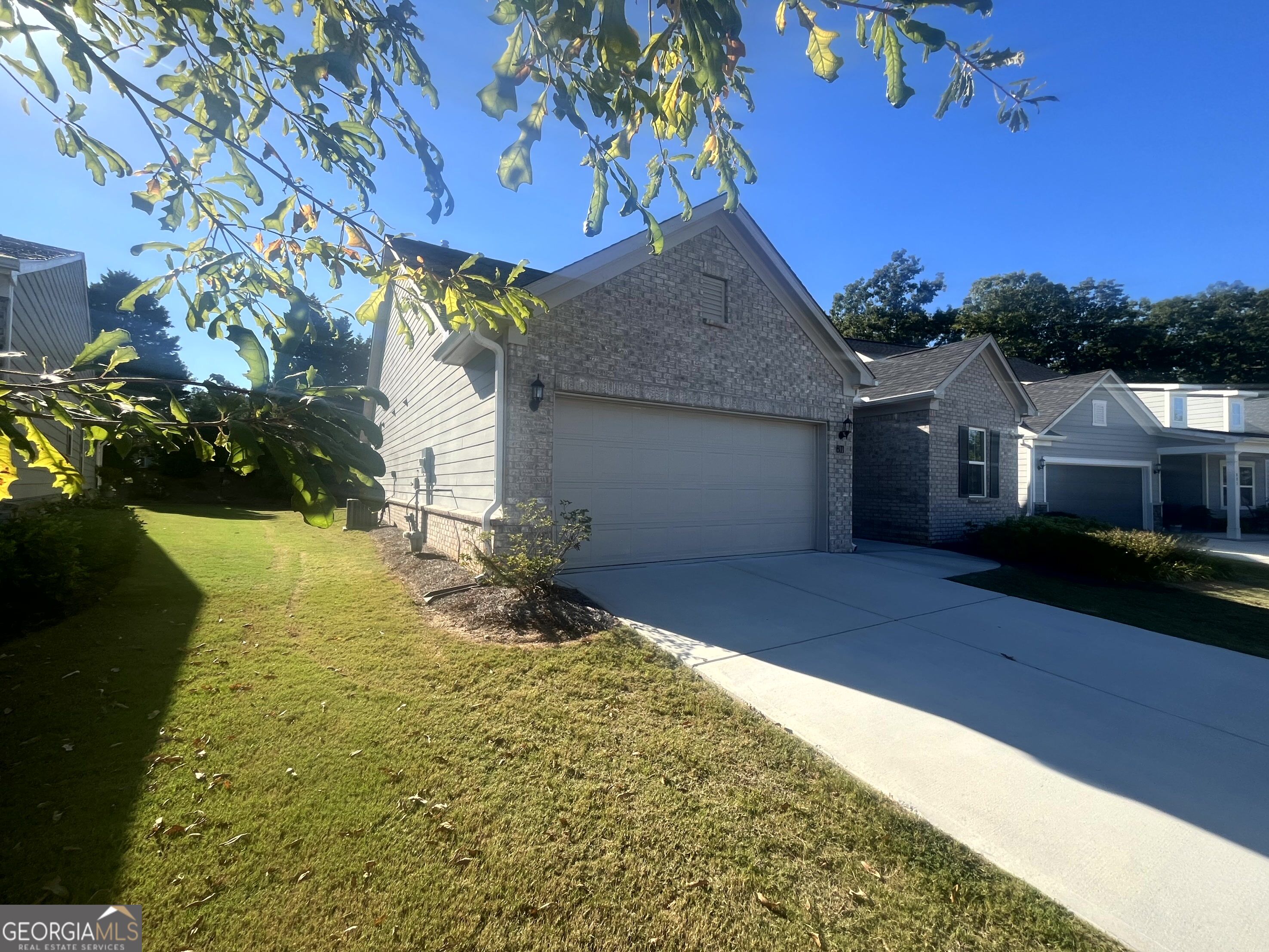 811 Pineberry Court Property Photo 2