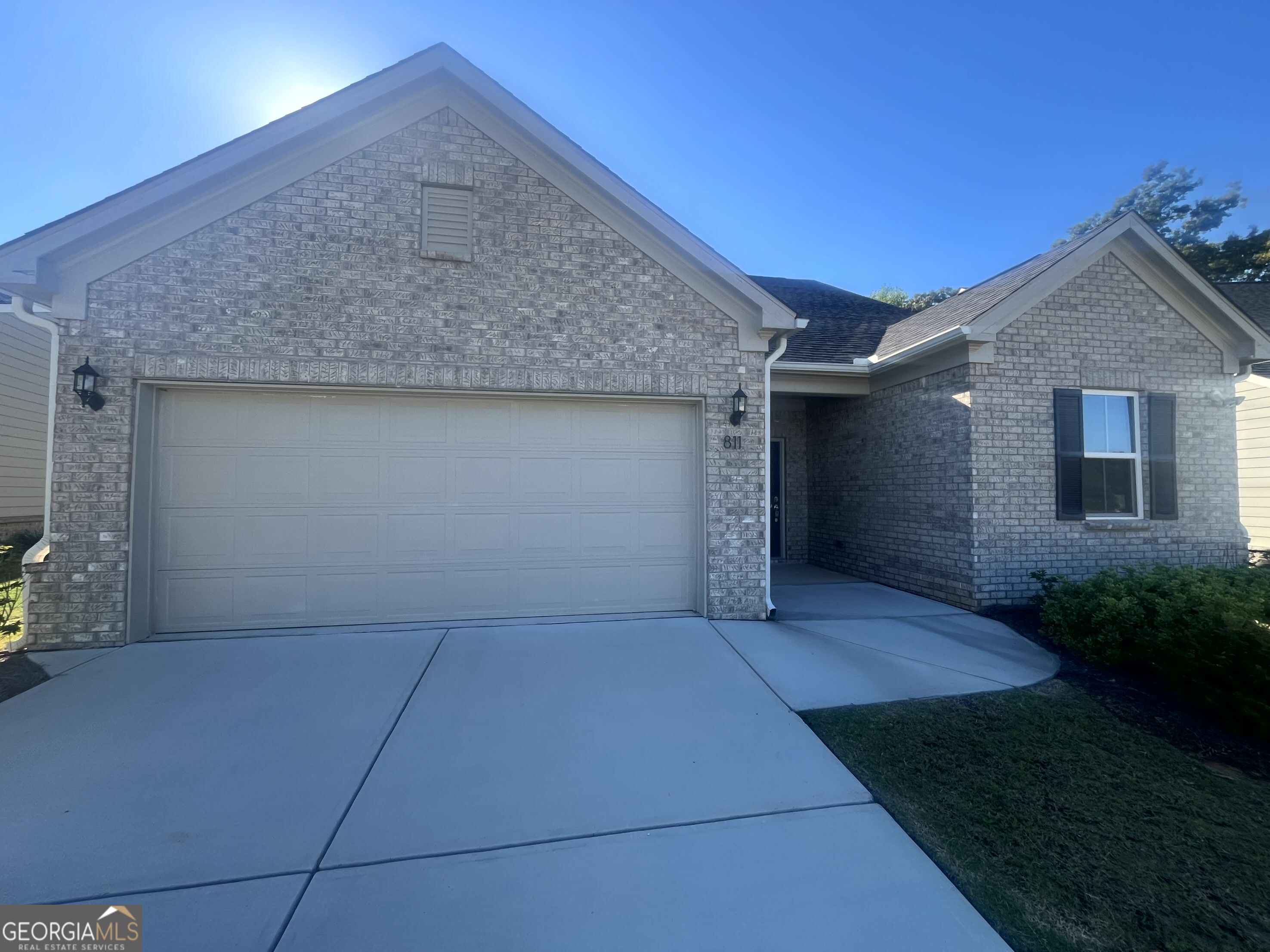 811 Pineberry Court Property Photo 3