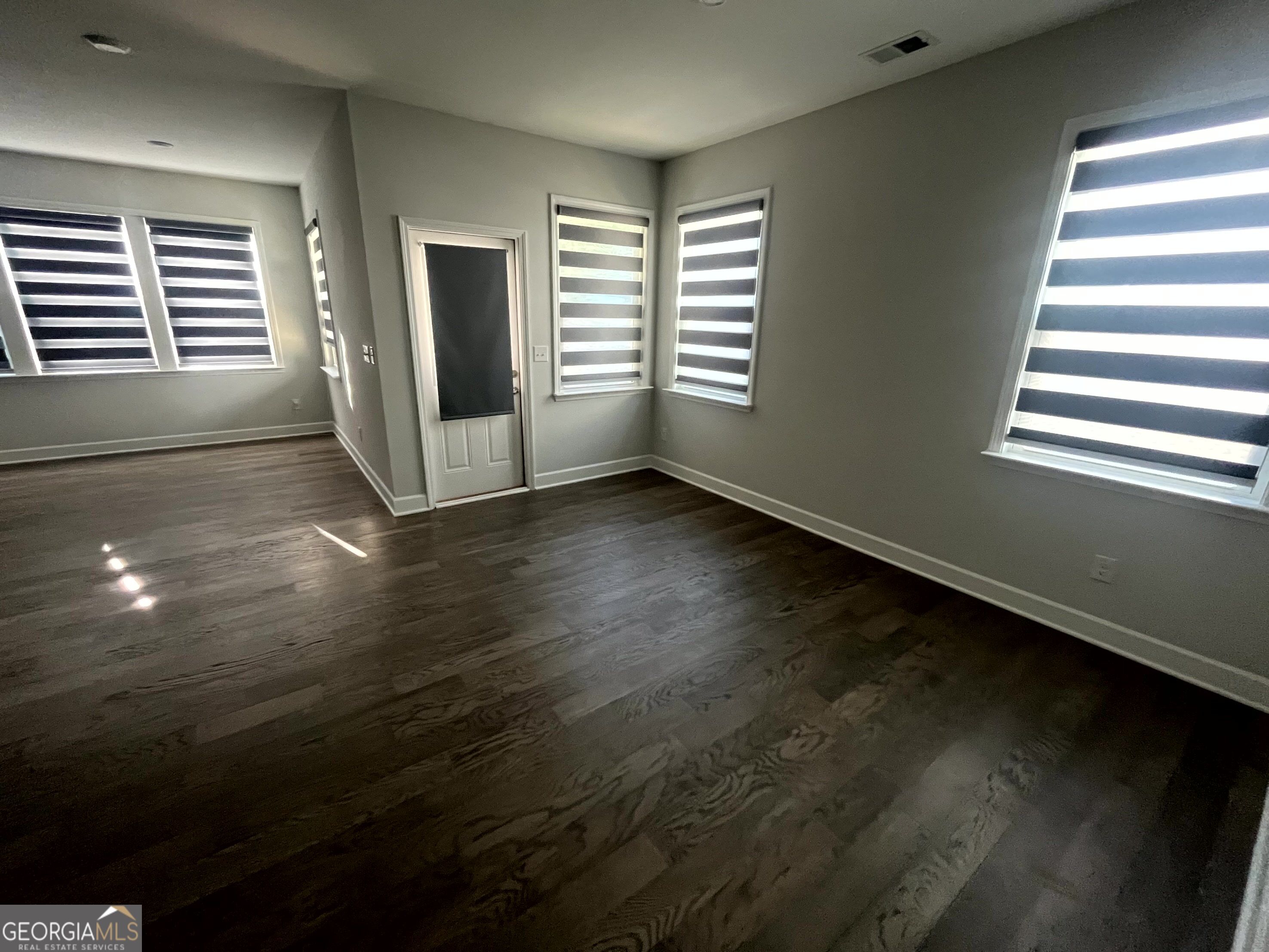 811 Pineberry Court Property Photo 9