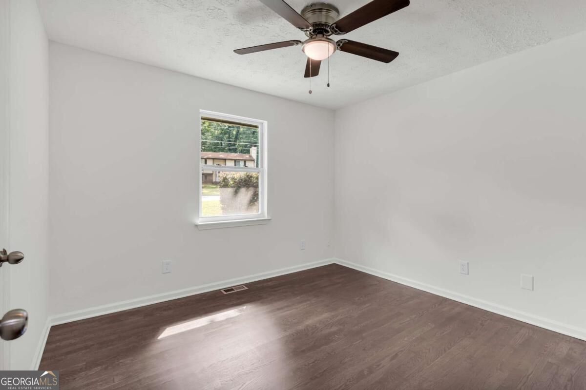 1351 Muirforest Way Property Photo 12