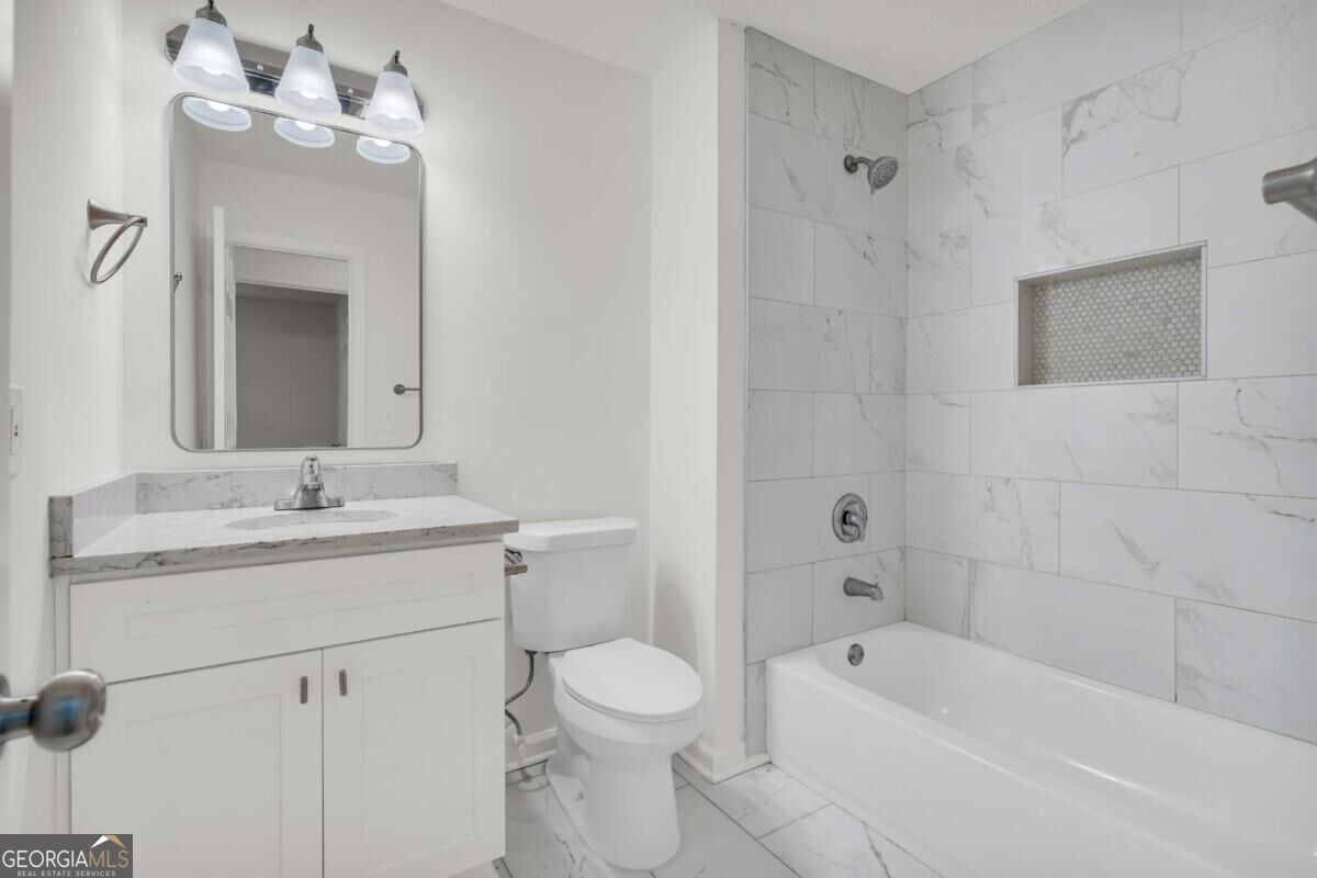 1351 Muirforest Way Property Photo 14