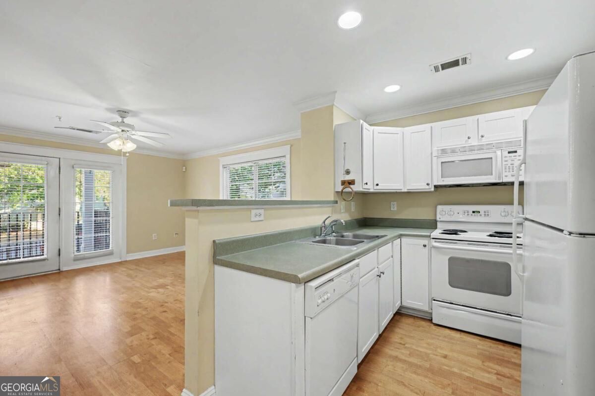 1035 Barnett Shoals Road # 1120 Property Photo 9