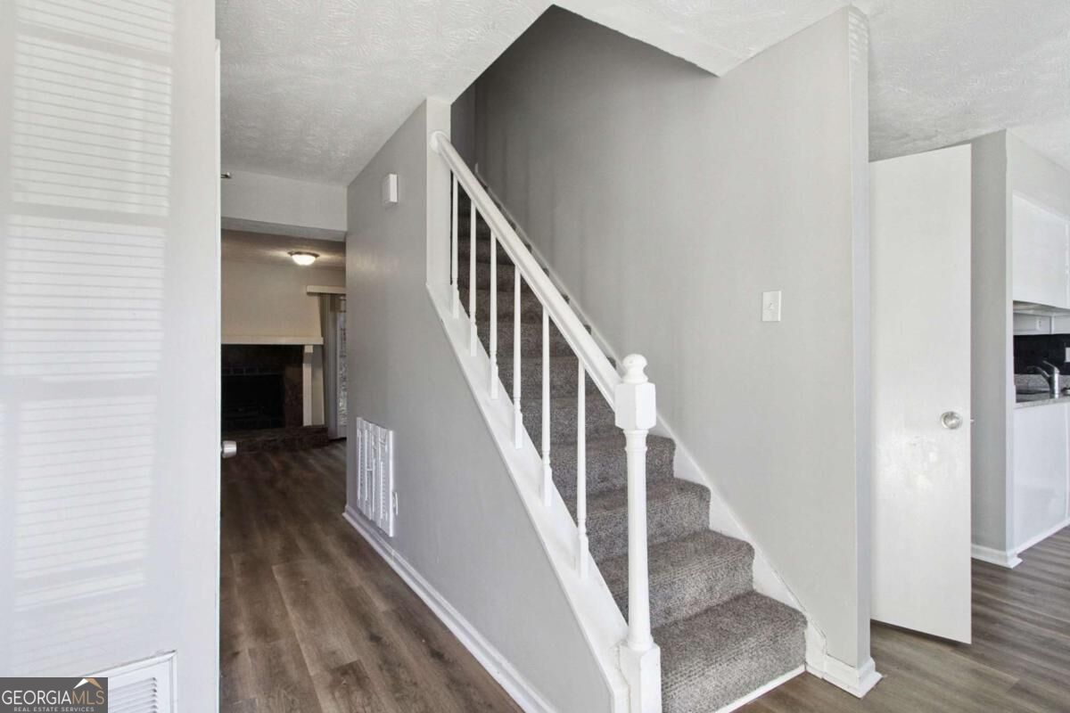 4732 Old Highgate Entry Property Photo 2