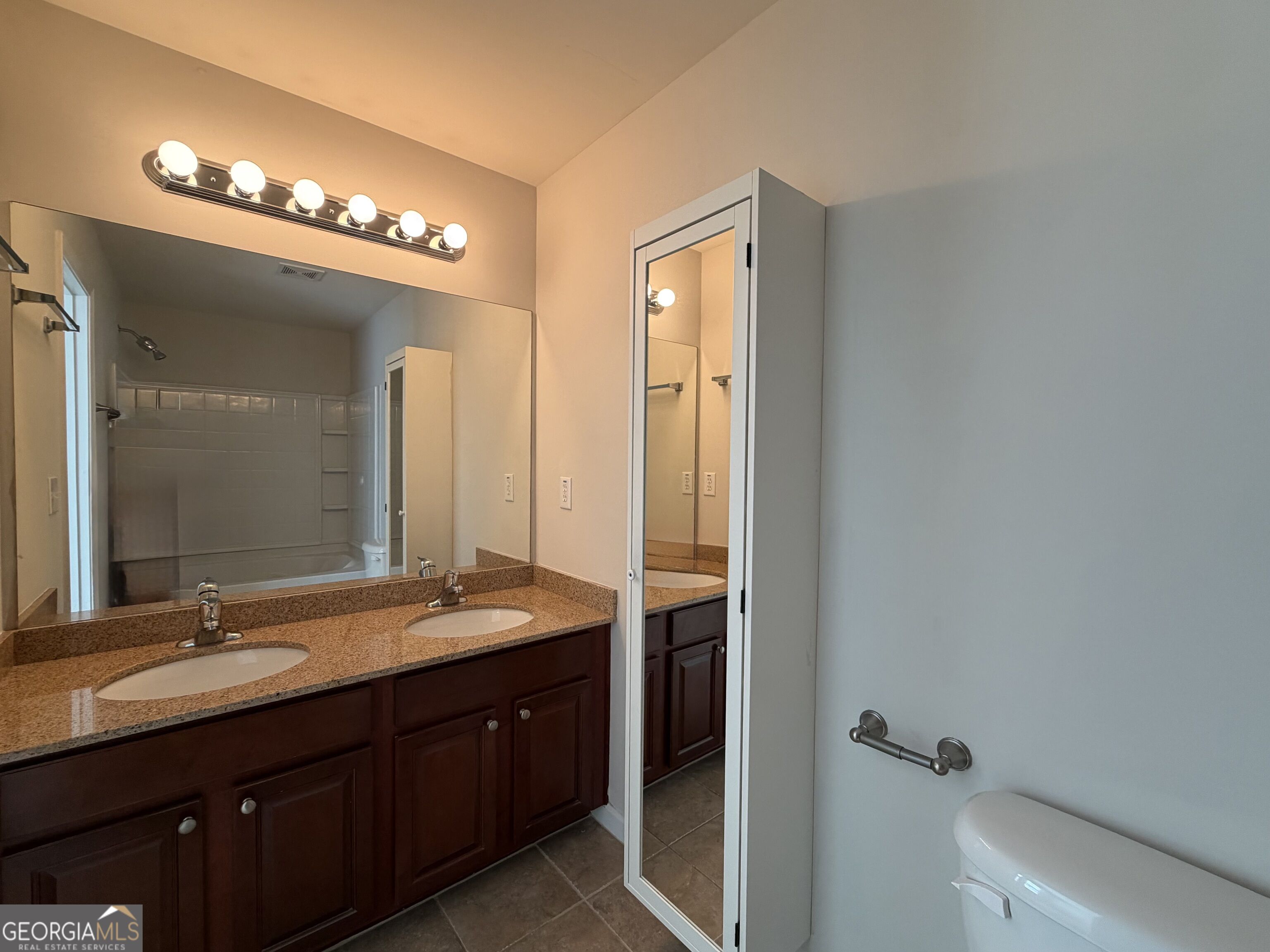 3051 Liberty Way Nw Property Photo 12