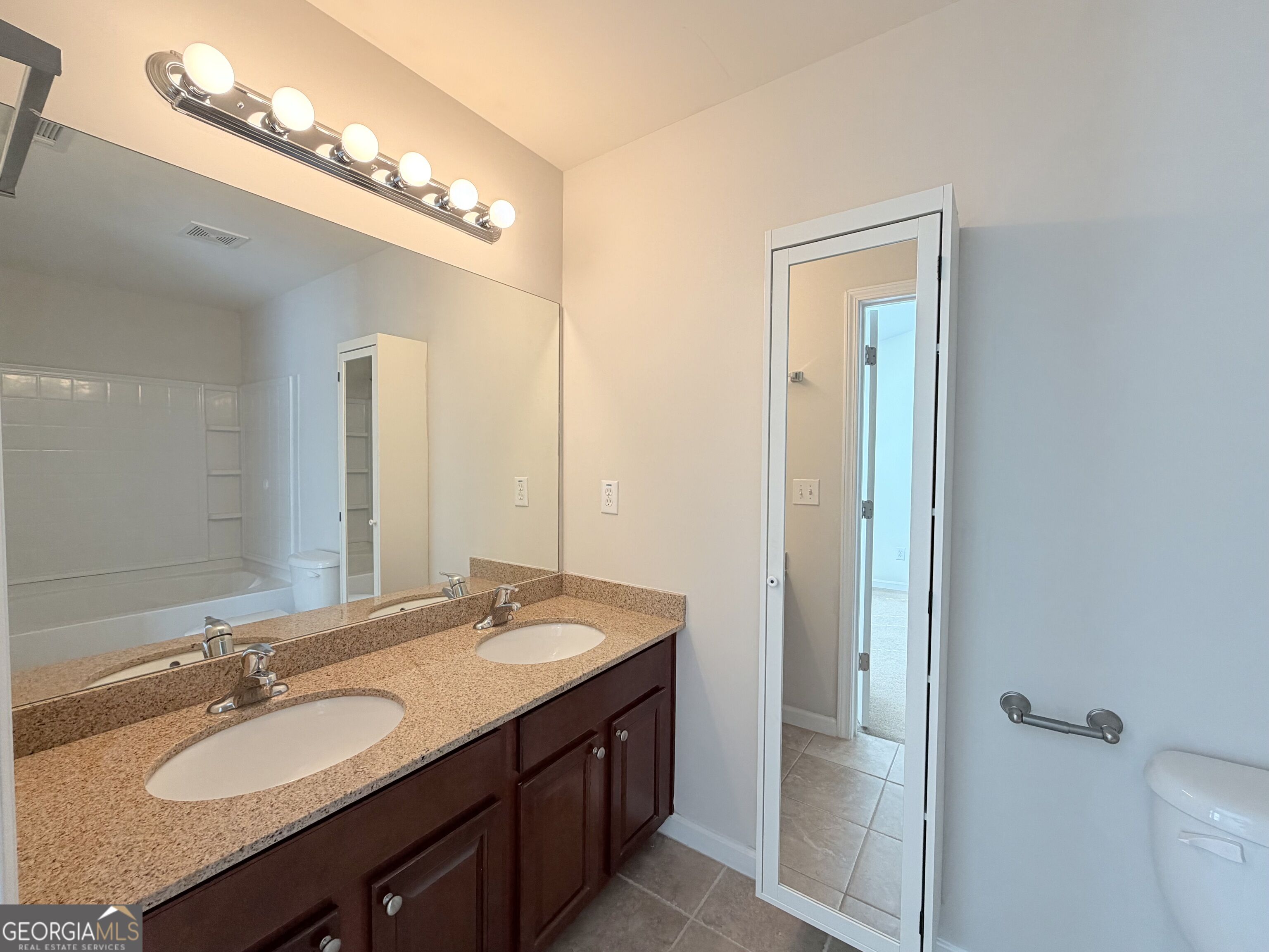 3051 Liberty Way Nw Property Photo 13