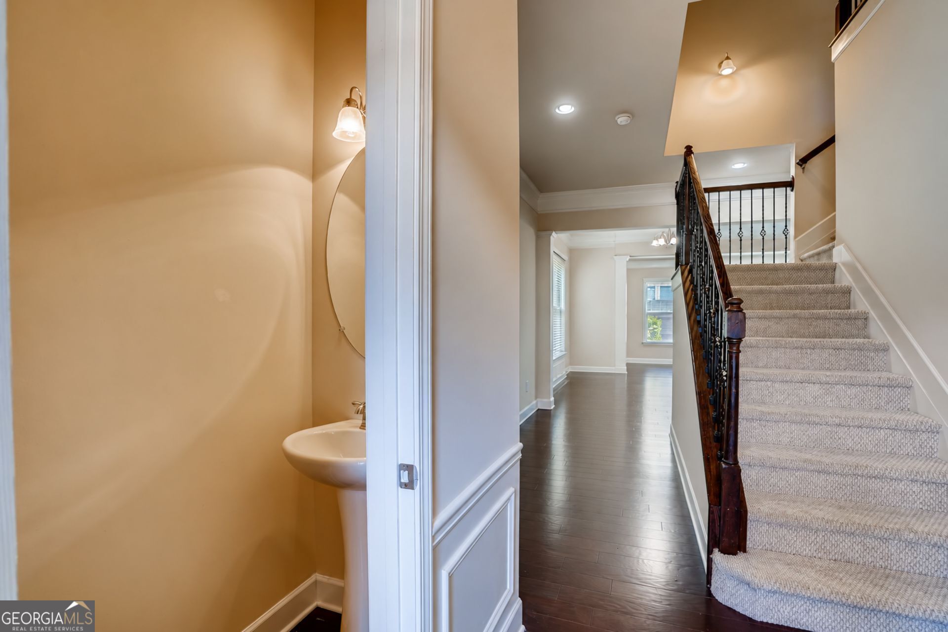 2544 Josselyn Lane Se Property Photo 4