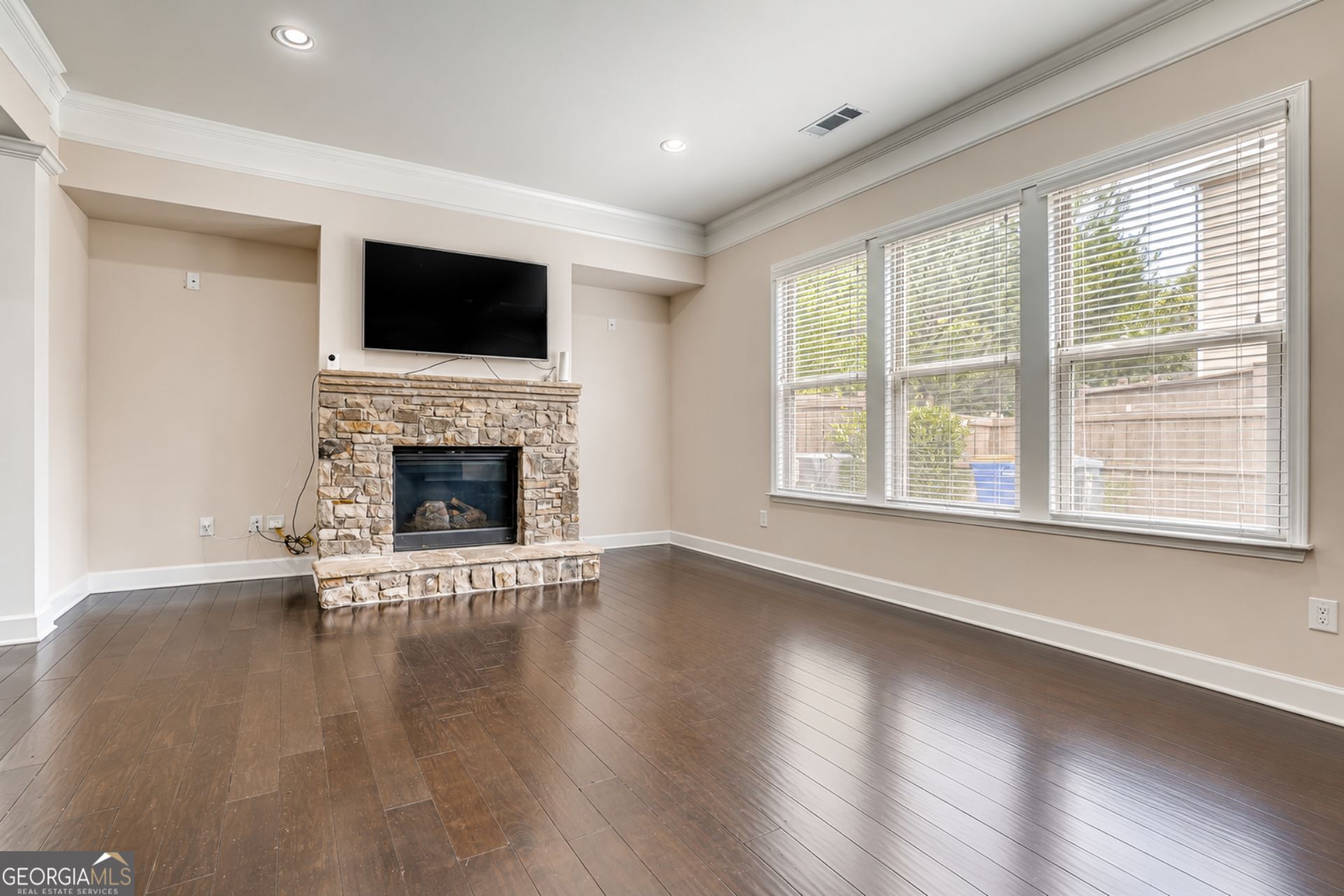 2544 Josselyn Lane Se Property Photo 7