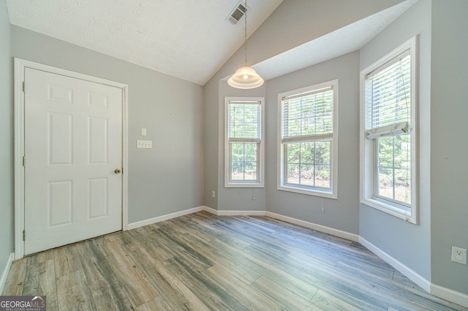 1617 Amhearst Walk Road Property Photo 14