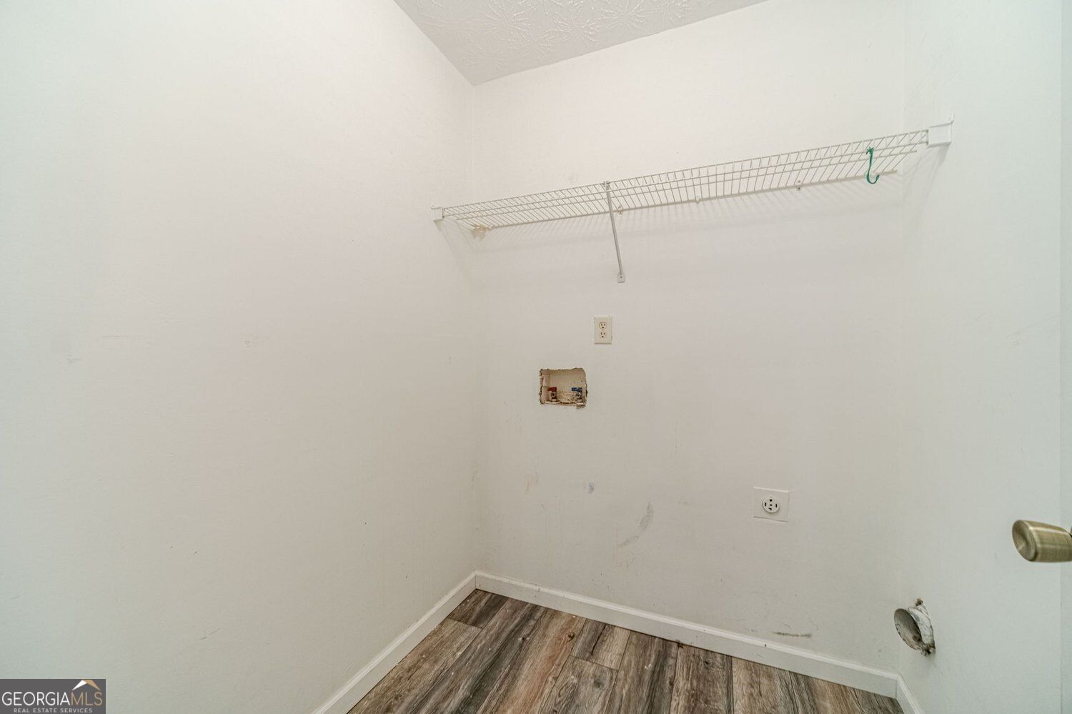 1617 Amhearst Walk Road Property Photo 16