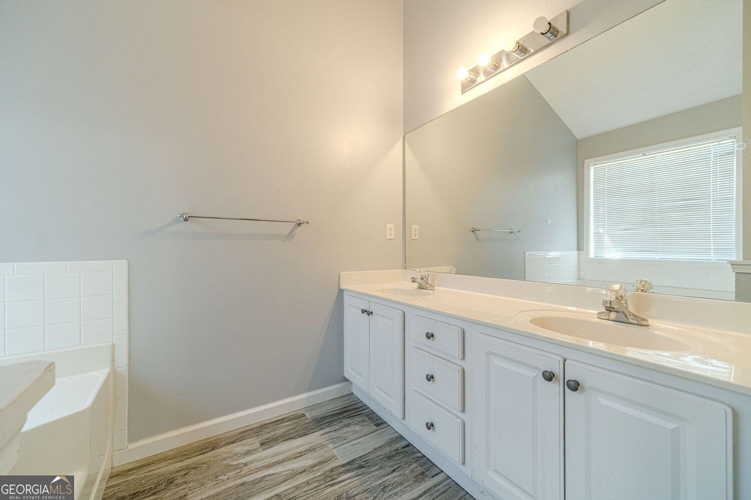 1617 Amhearst Walk Road Property Photo 23