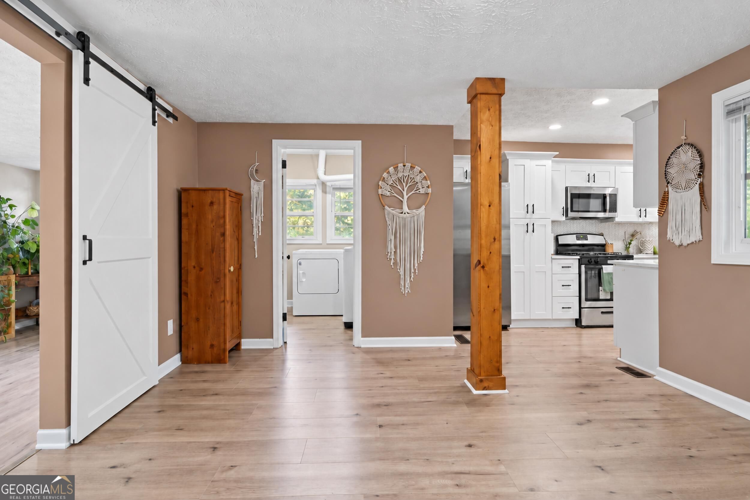 1188 Russell Drive Property Photo 5