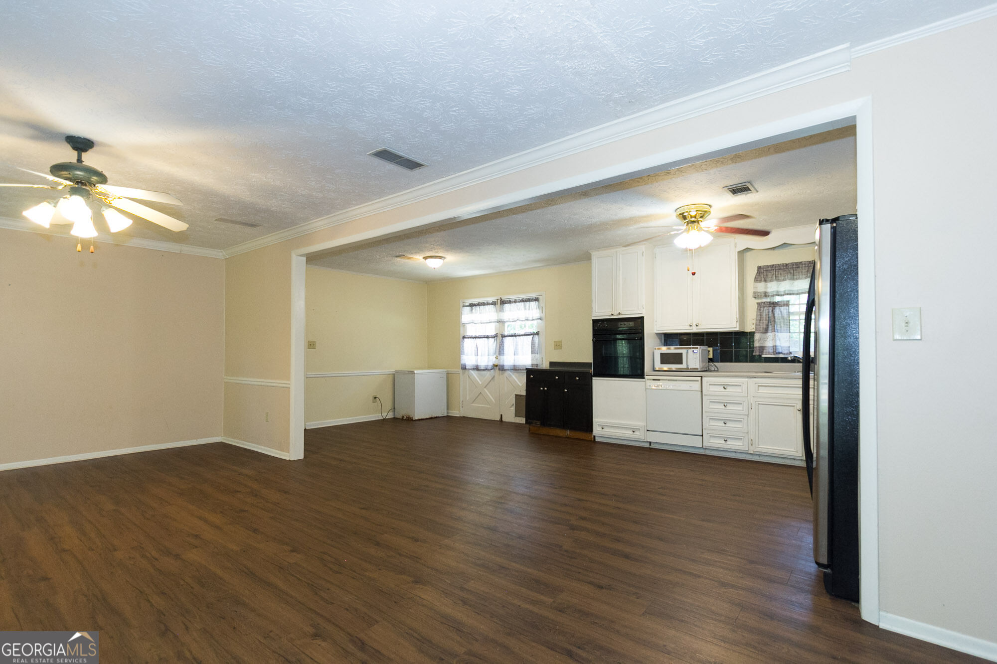 3720 Sunny Hill Drive Property Photo 2
