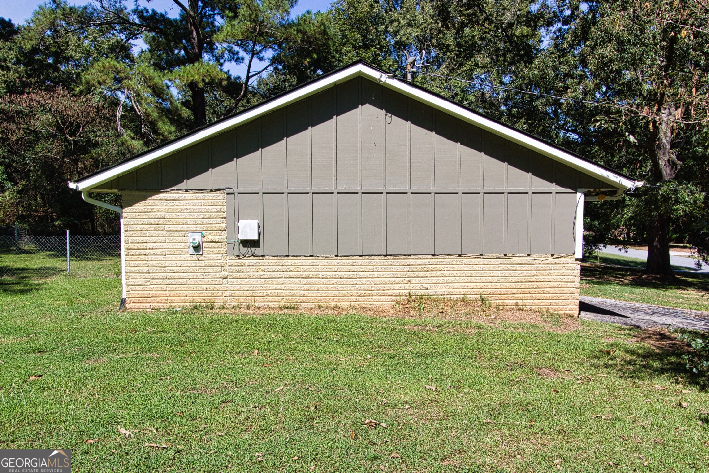 3720 Sunny Hill Drive Property Photo 6