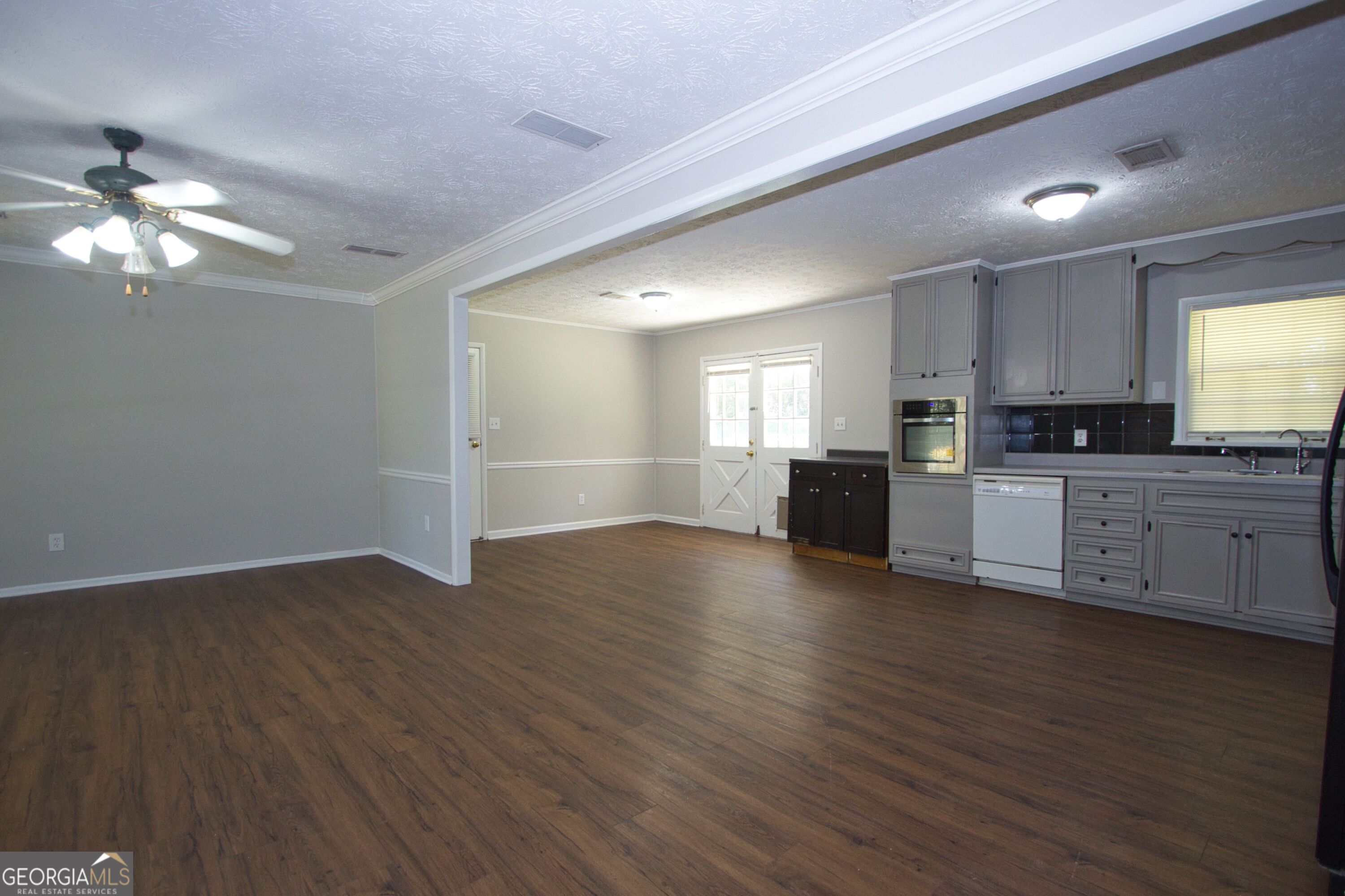 3720 Sunny Hill Drive Property Photo 8