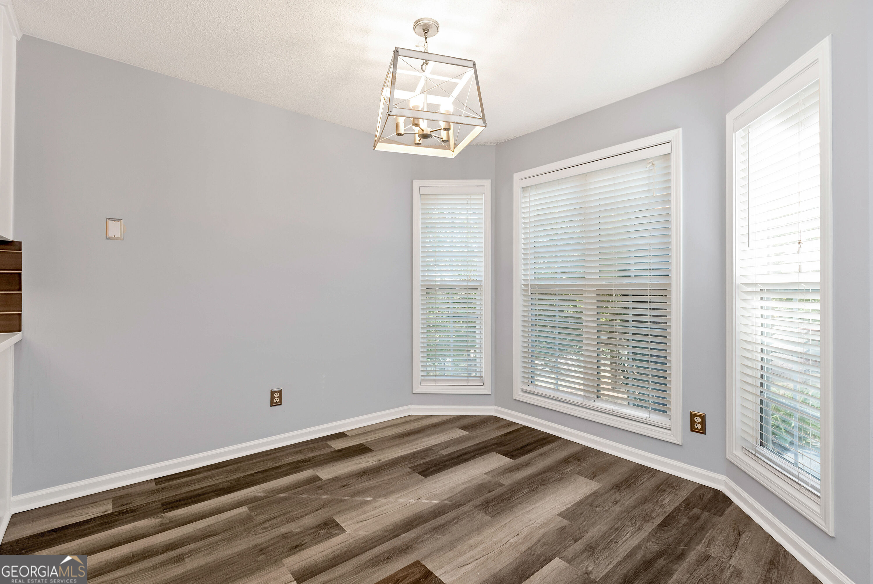 1123 Ravenwood Drive Property Photo 24