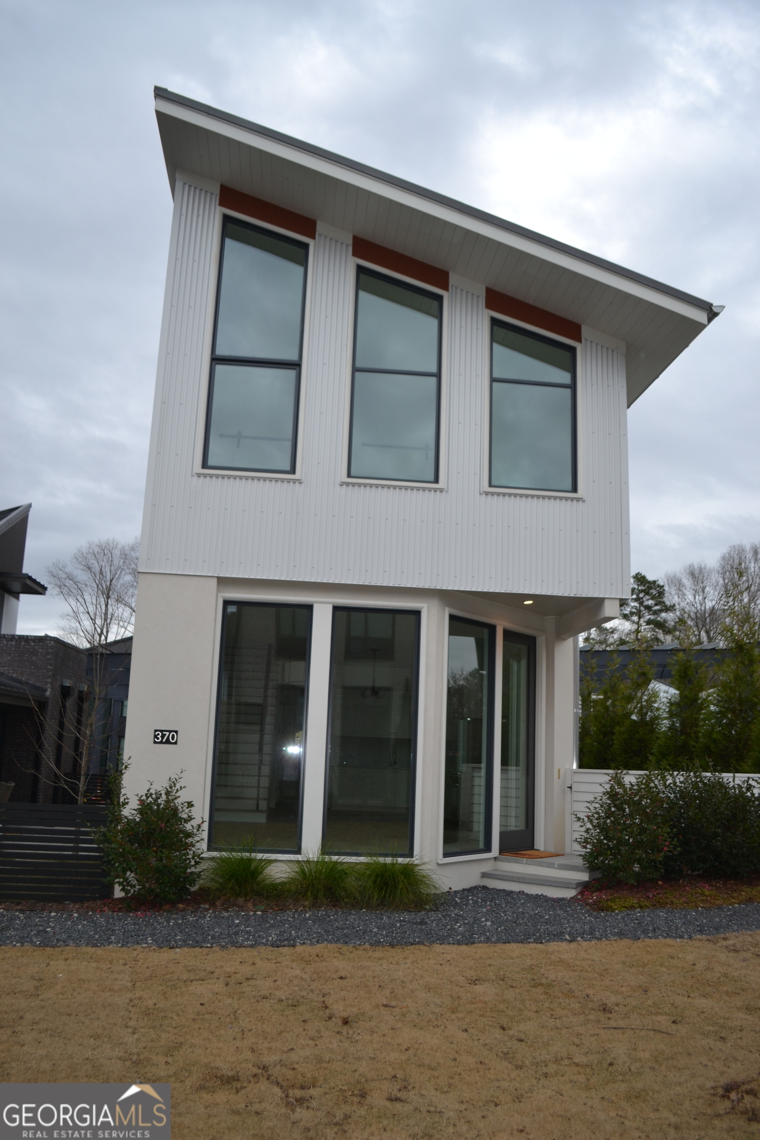 370 2nd Street Property Photo 1