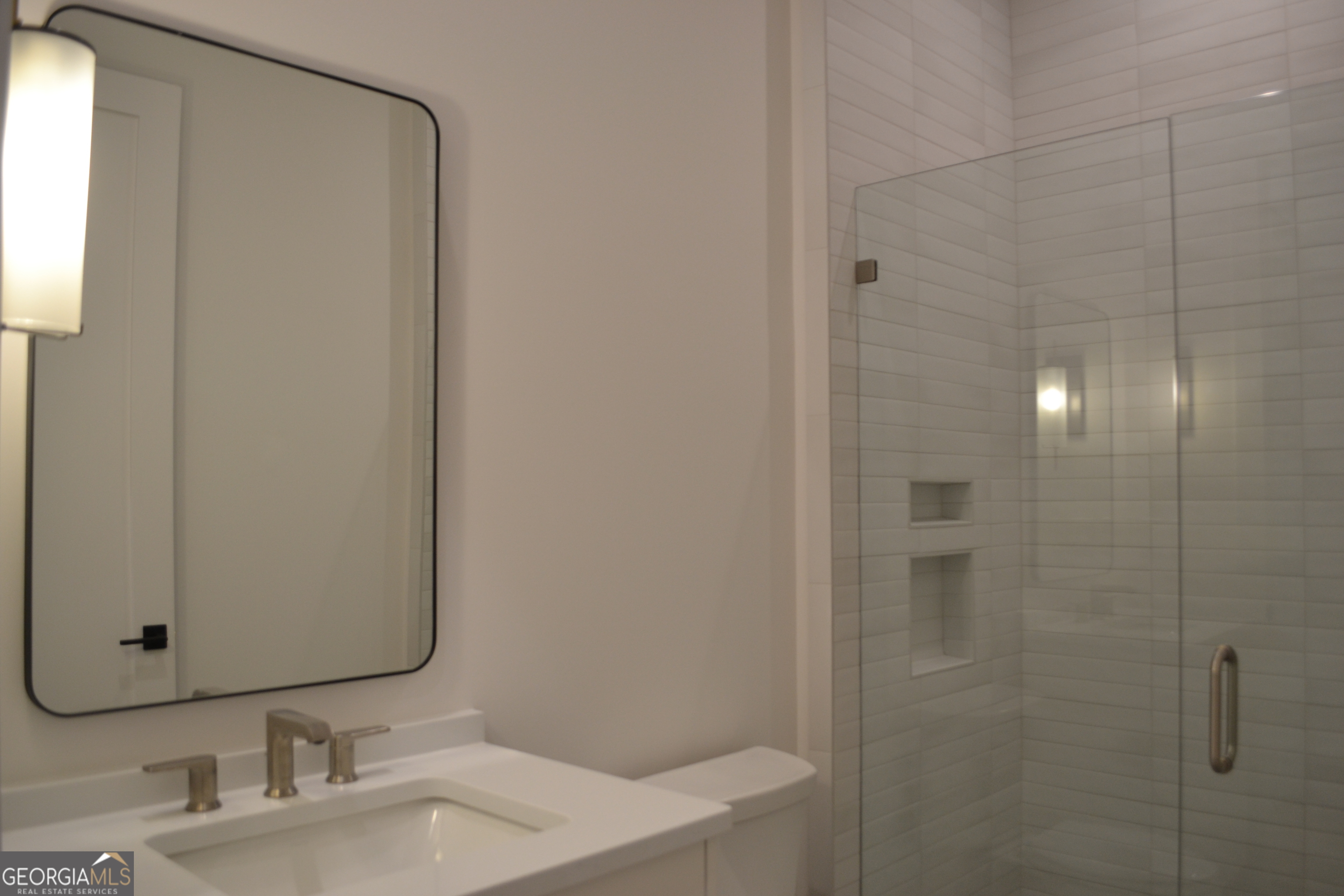 370 2nd Street Property Photo 14